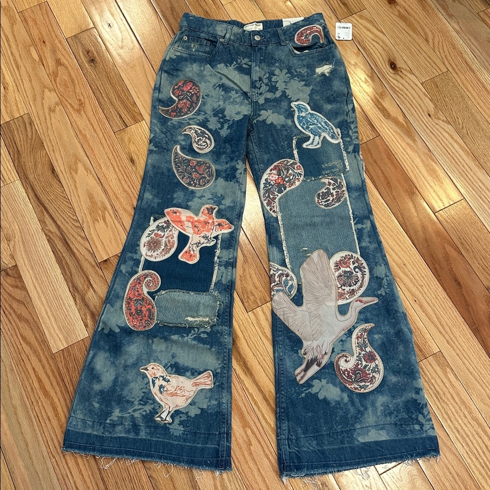 Free People Flying High Patched Jeans We The Free Embroidered Free Birds 29 NWT - Picture 8 of 11